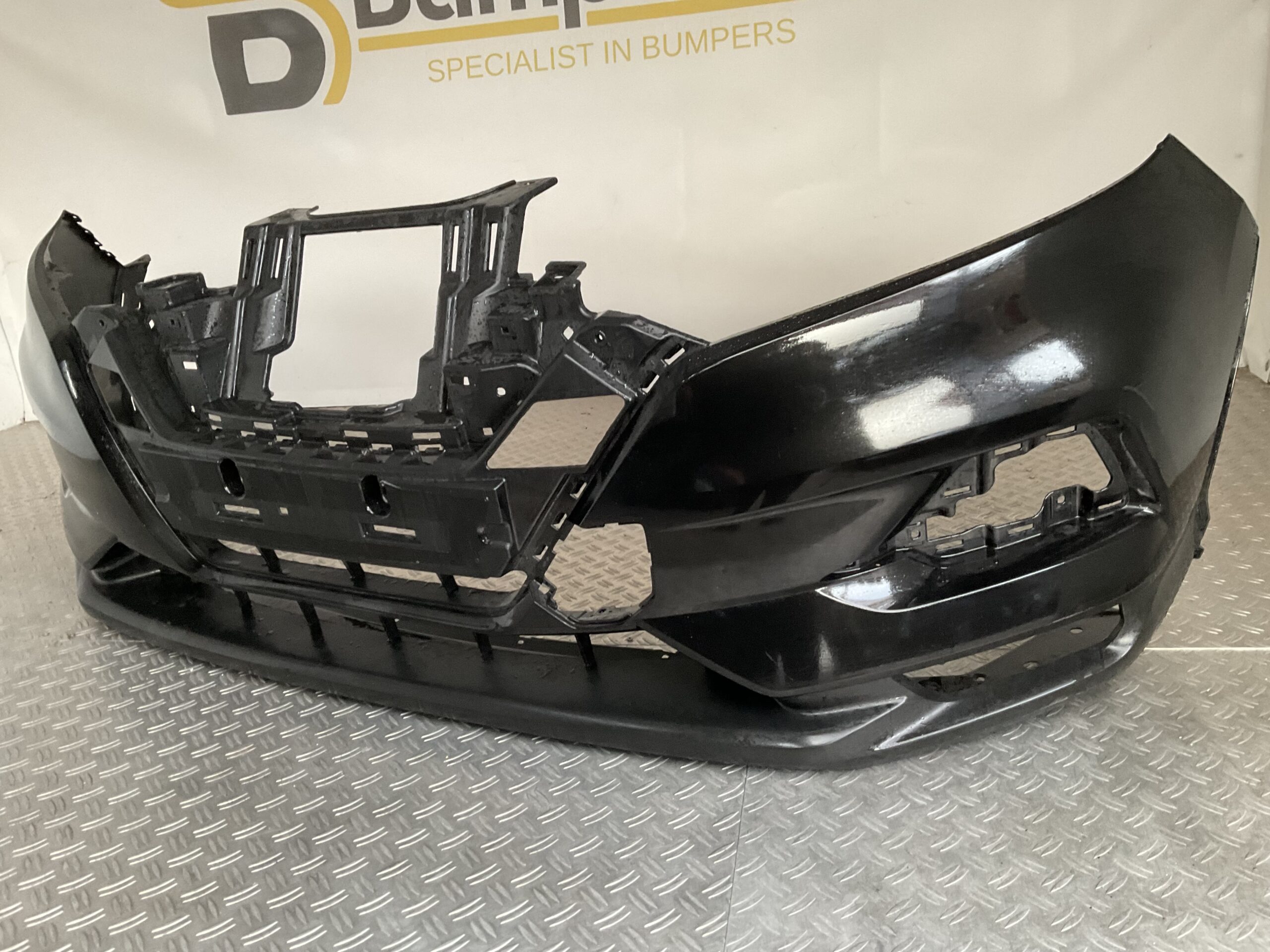 Bumper Nissan Qashqai 17-21 62022-HV00H Voorbumper G3-16513z
