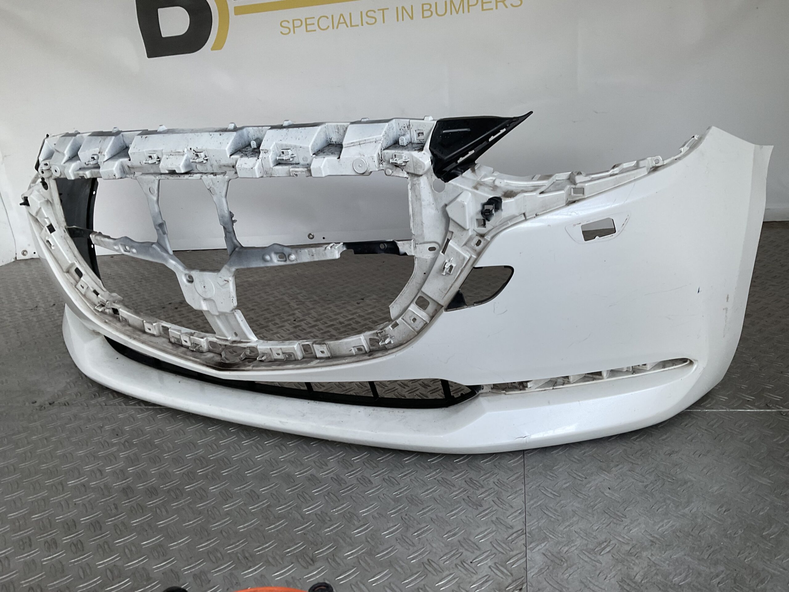 Bumper Mazda 3 19-22 kls dhm3-50719 Voorbumper B9-16737z