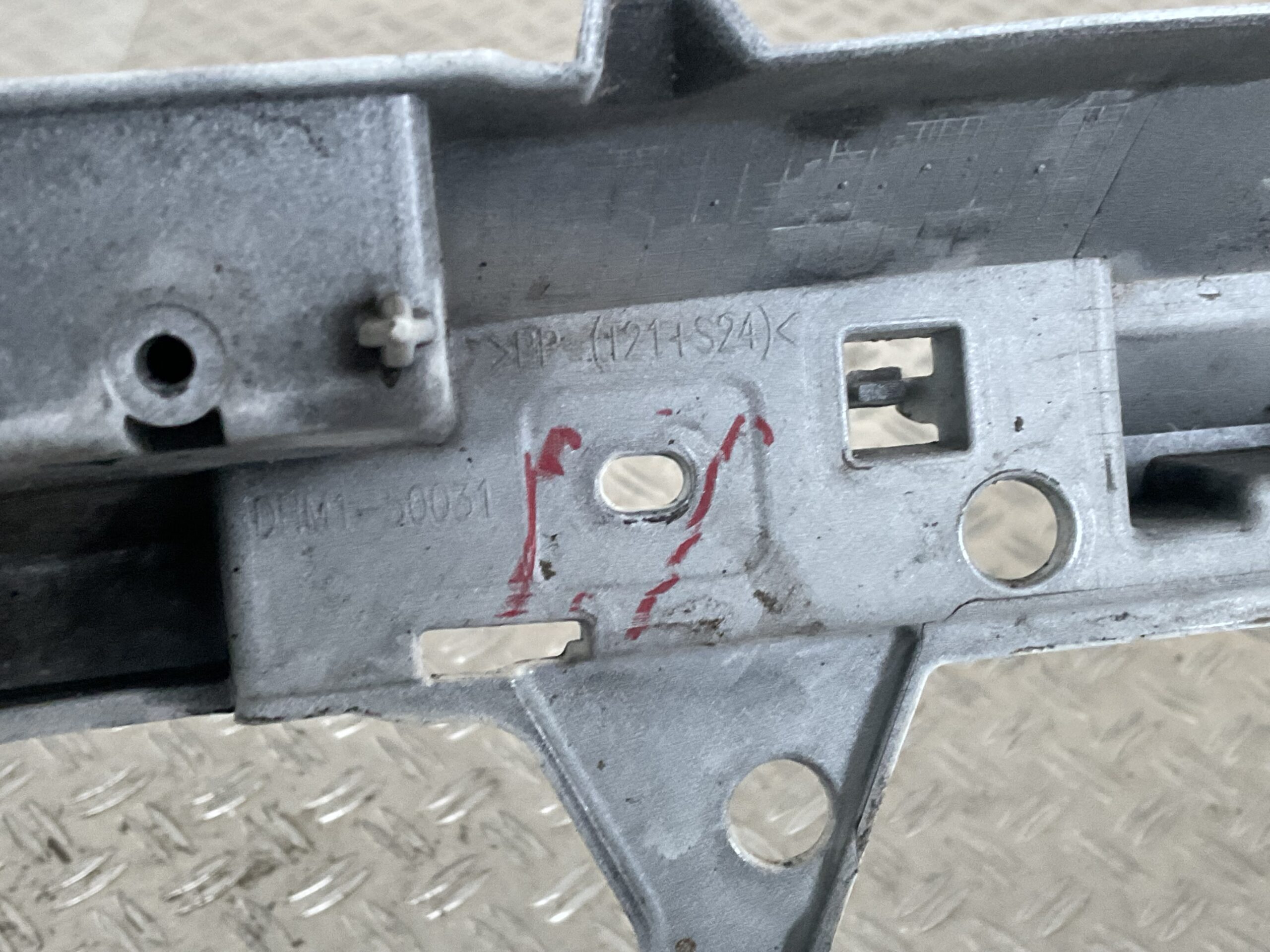 Bumper Mazda 3 19-22 kls dhm3-50719 Voorbumper B9-16737z