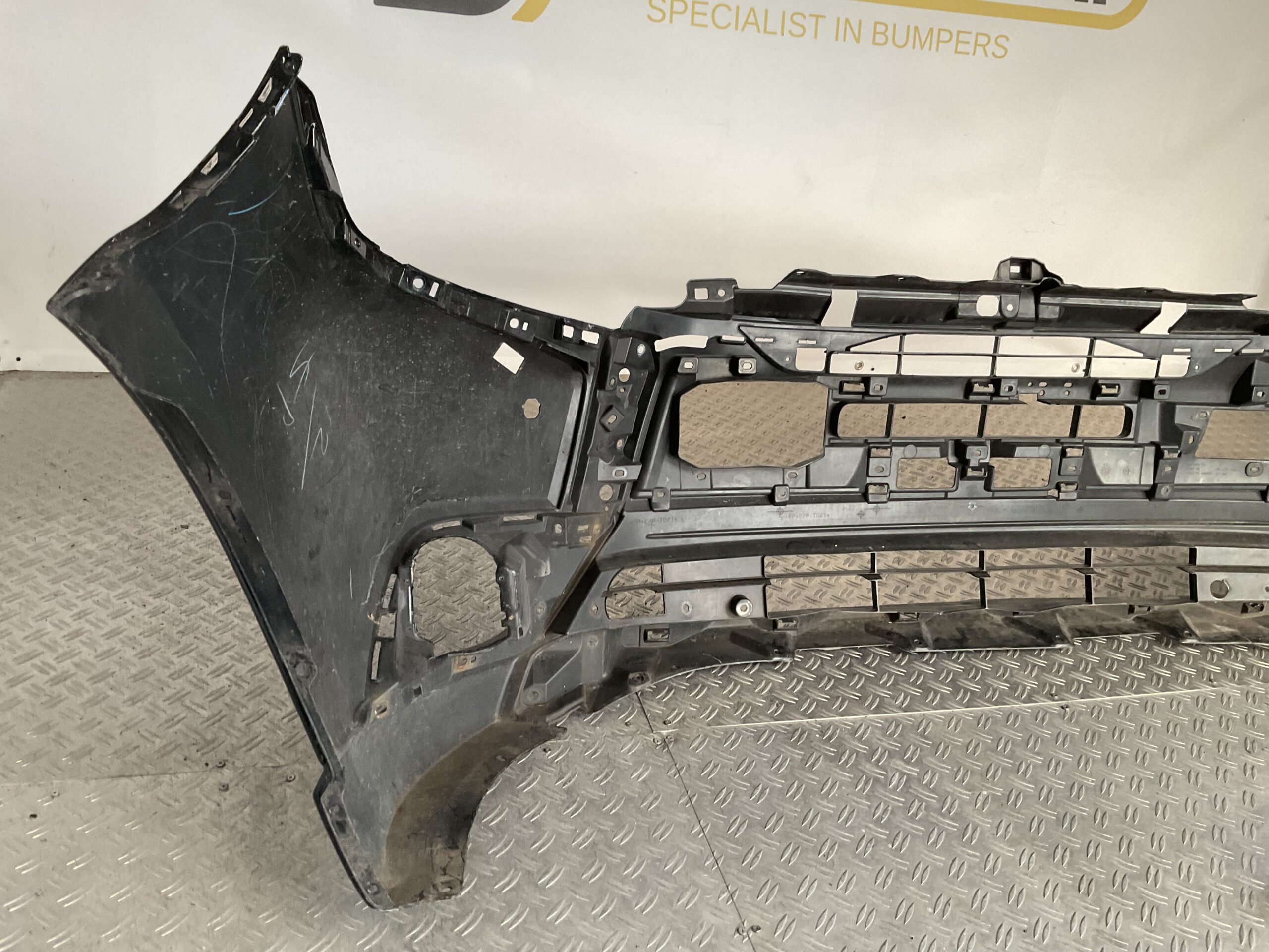 Bumper Mitsubishi Outlander 16-18 6410G227ZZ Voorbumper B9-16278z