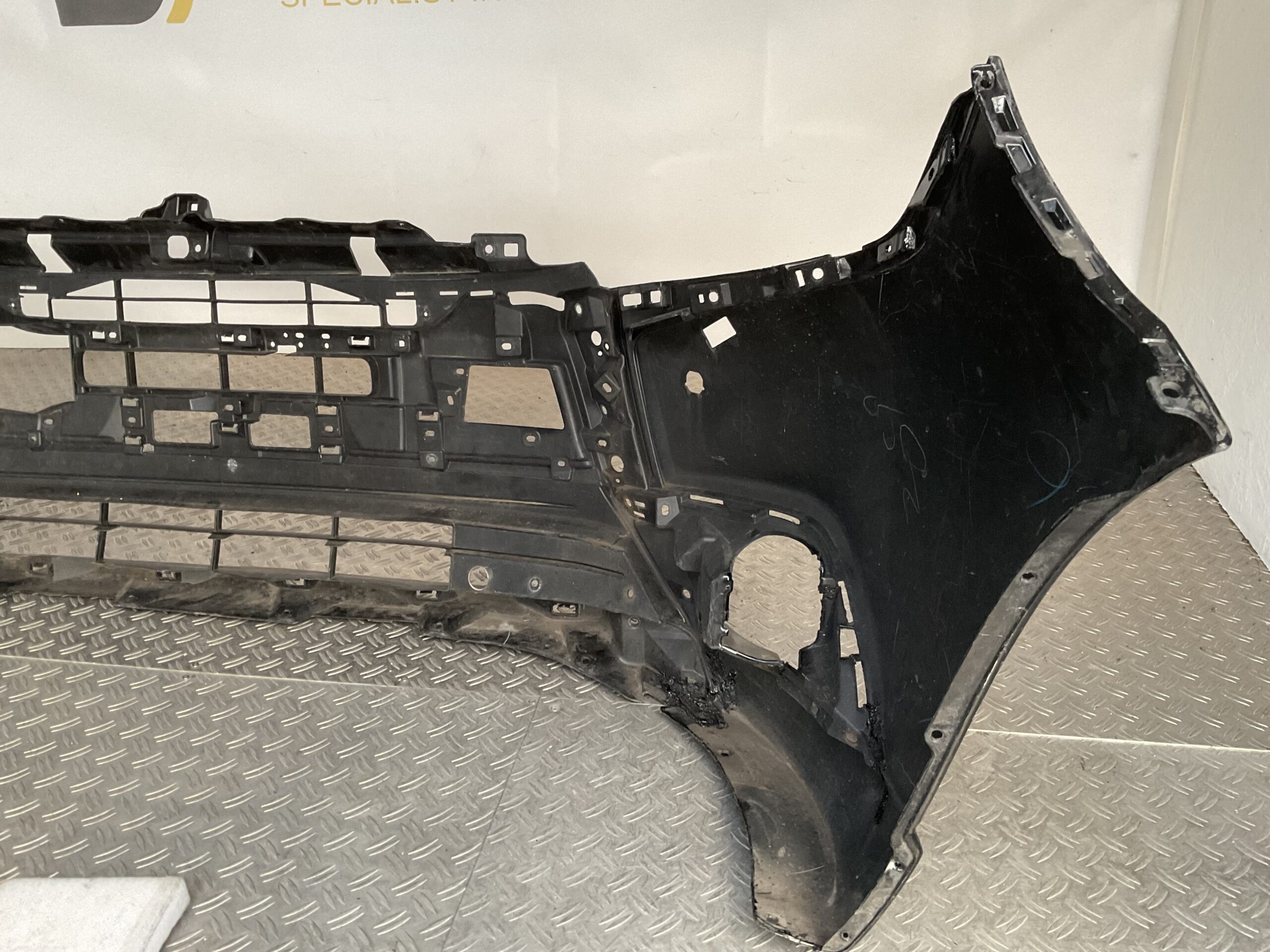 Bumper Mitsubishi Outlander 16-18 6410G227ZZ Voorbumper B9-16278z