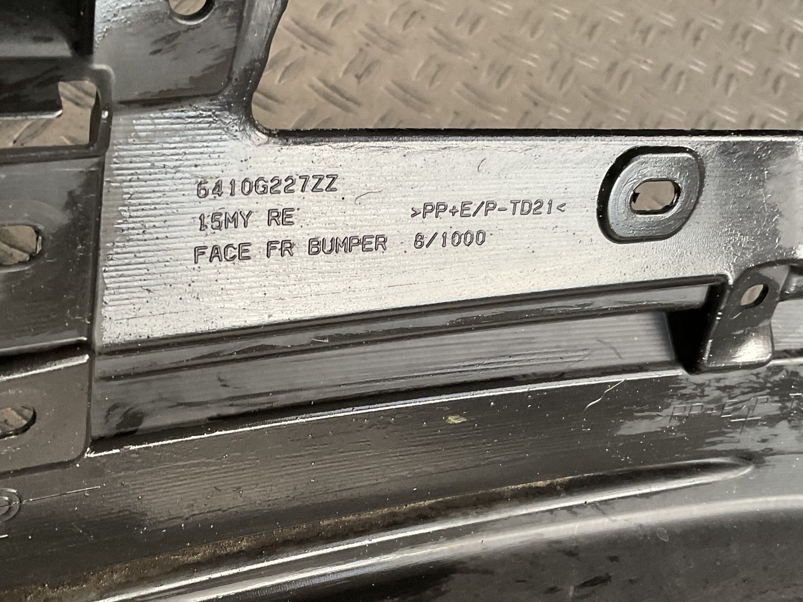 Bumper Mitsubishi Outlander 16-18 6410G227ZZ Voorbumper B9-16278z