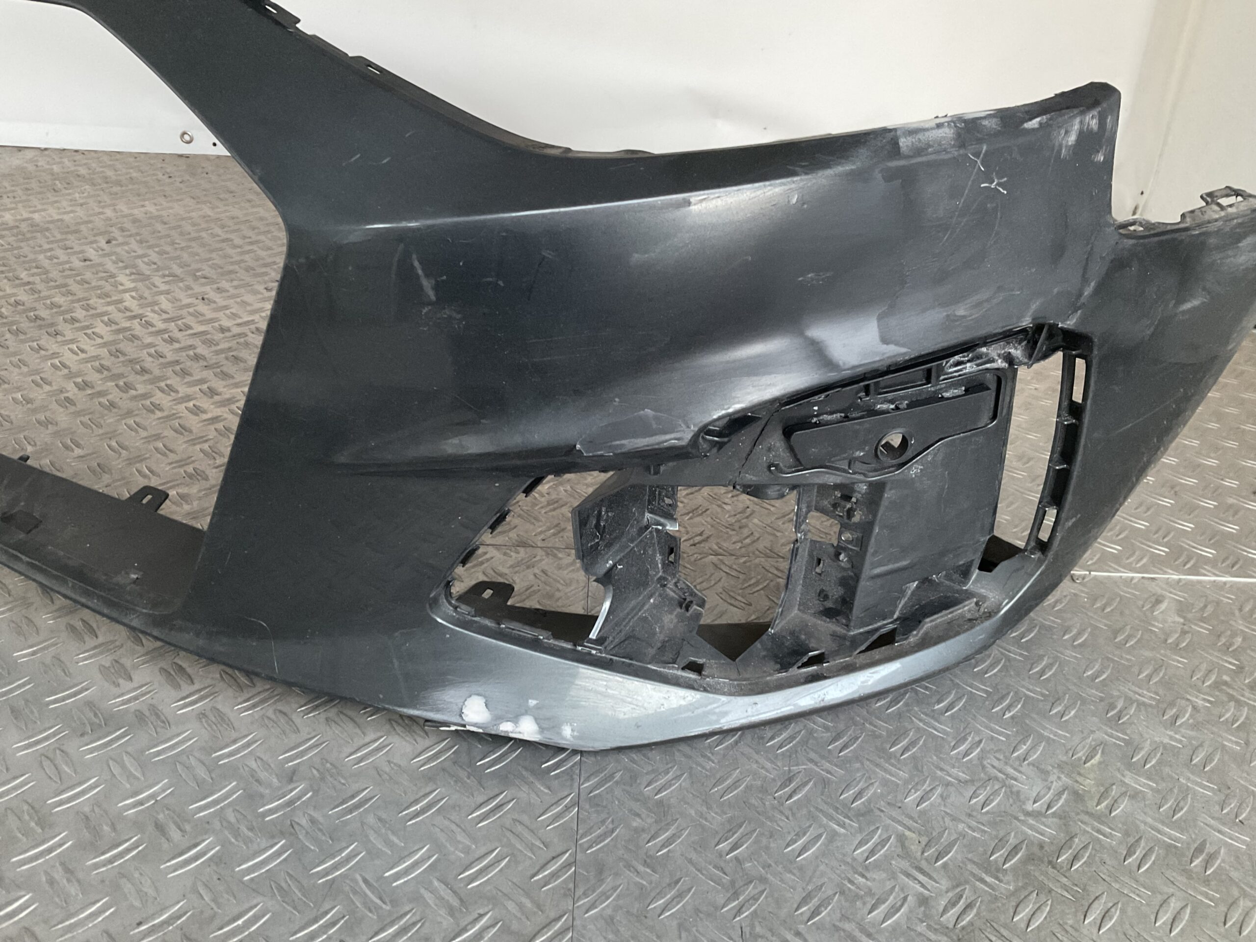 Bumper Audi A4 8w0 Facelift 8w0807241 Voorbumper H4-16791z