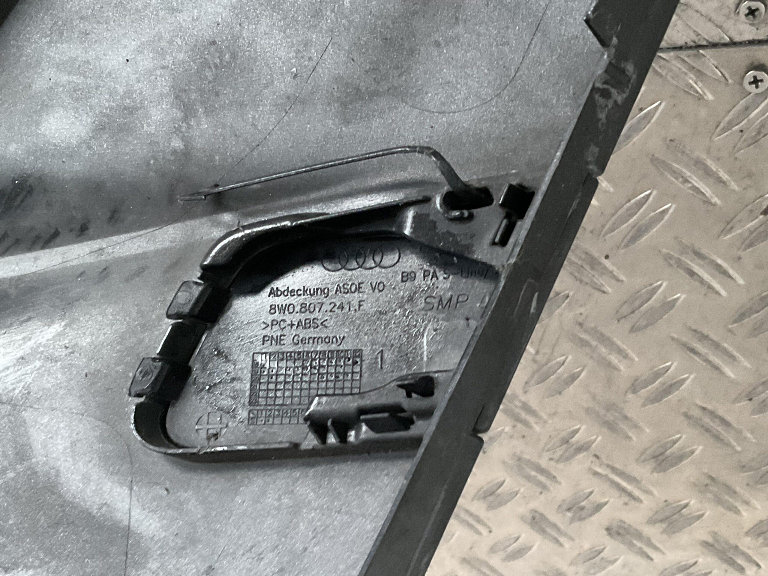 Bumper Audi A4 8w0 Facelift 8w0807241 Voorbumper H4-16791z