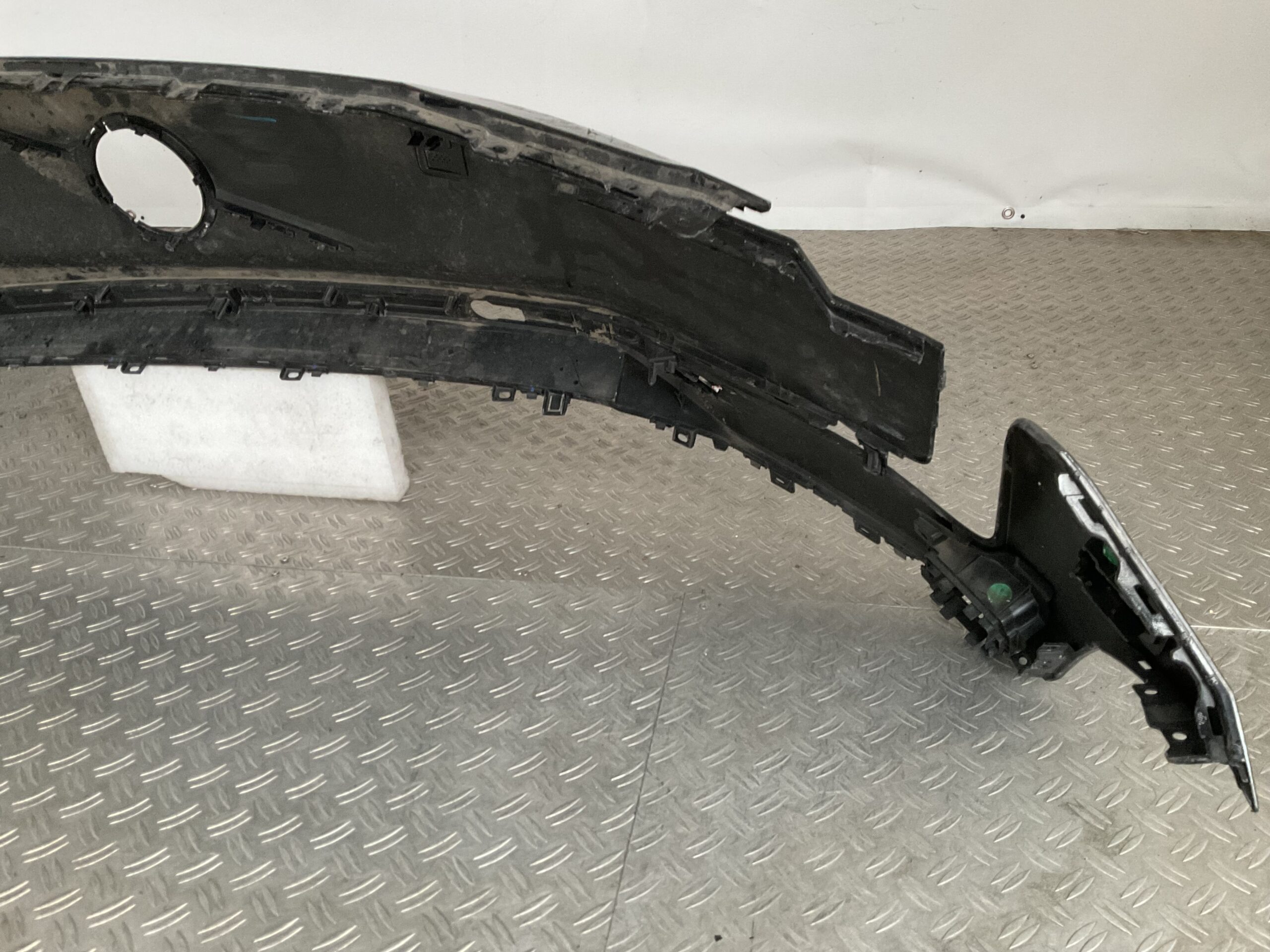 Bumper Volvo EX30 EX 30 23-25 31345658 Voorbumper E5-16827z