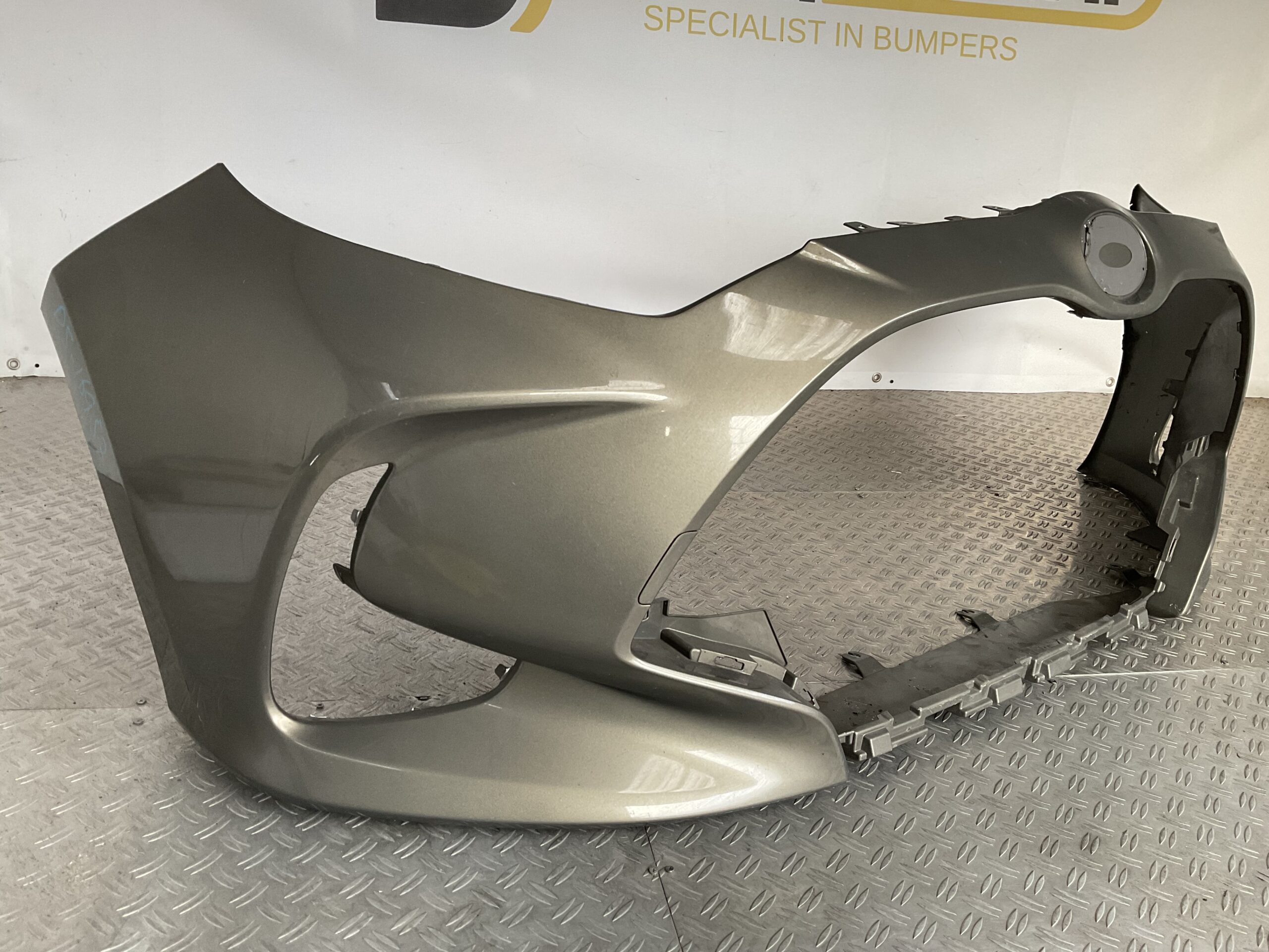 Bumper Toyota Yaris 19-23 52119-0DA00 Voorbumper D5-16957z