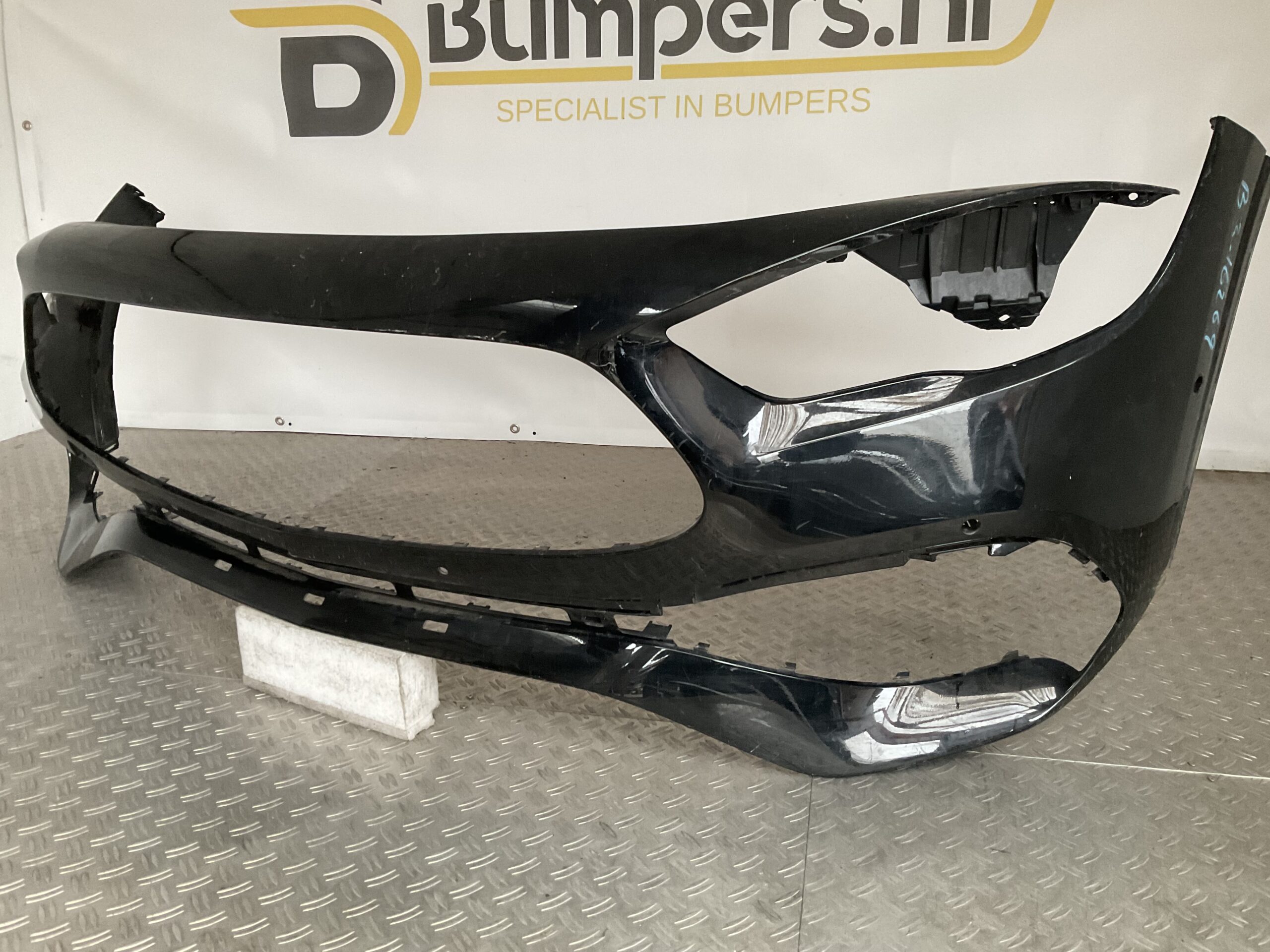 Bumper Mercedes GLA H247 AMG A2478850607 Voorbumper B3-16990z