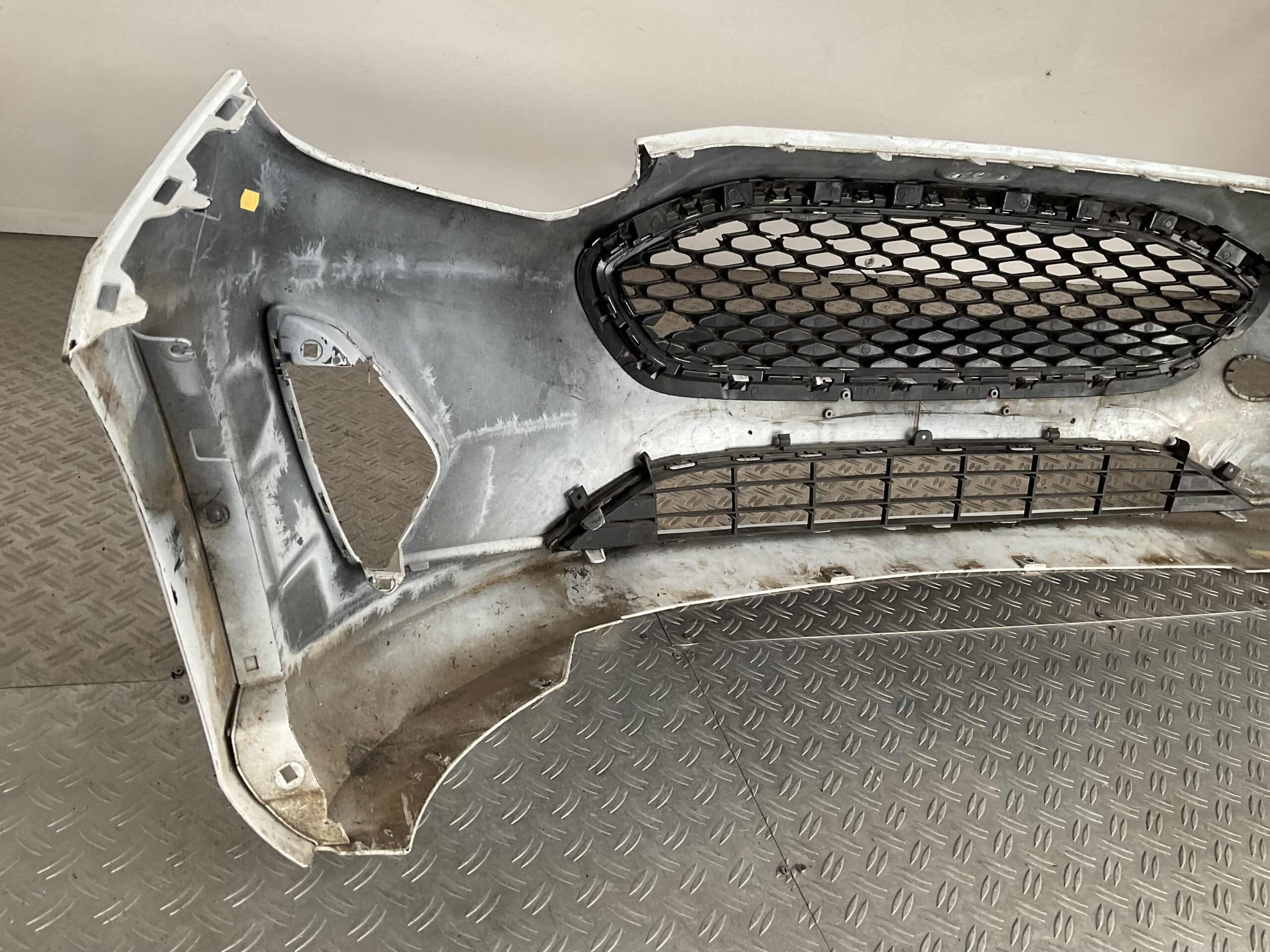 Bumper Ford Fiesta MK8 17-21 H1BB-17757-A Voorbumper D3-17030z