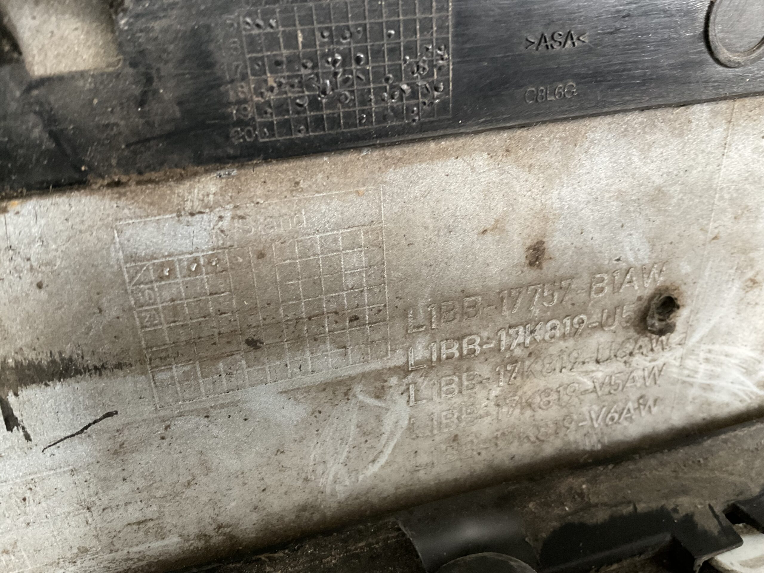 Bumper Ford Fiesta MK8 17-21 H1BB-17757-A Voorbumper D3-17030z