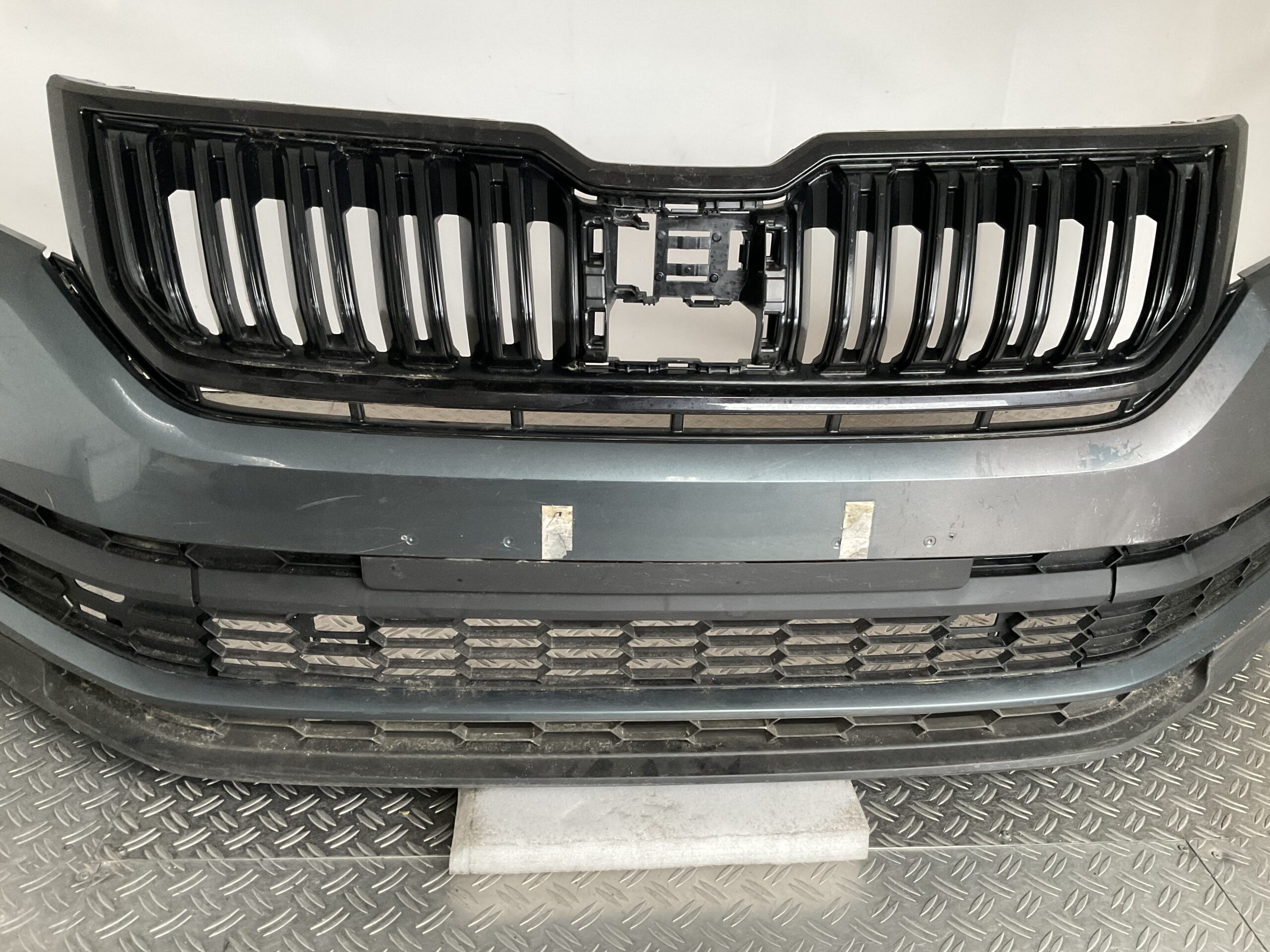 Bumper Skoda Kadiaq 565 17- 565807221 Voorbumper H5-17090z