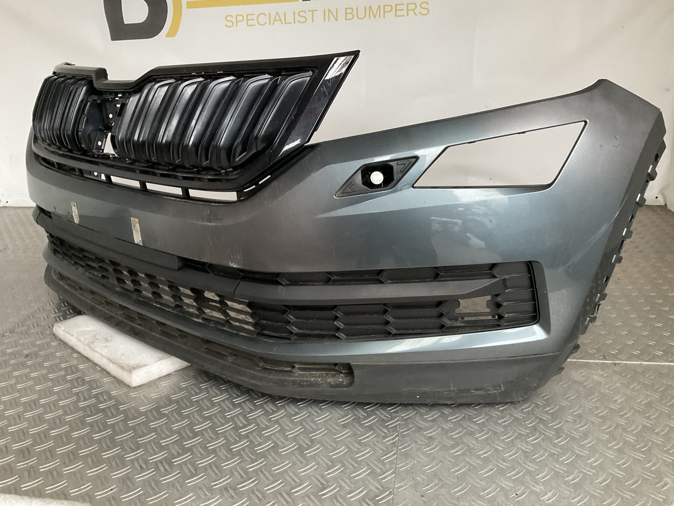 Bumper Skoda Kadiaq 565 17- 565807221 Voorbumper H5-17090z