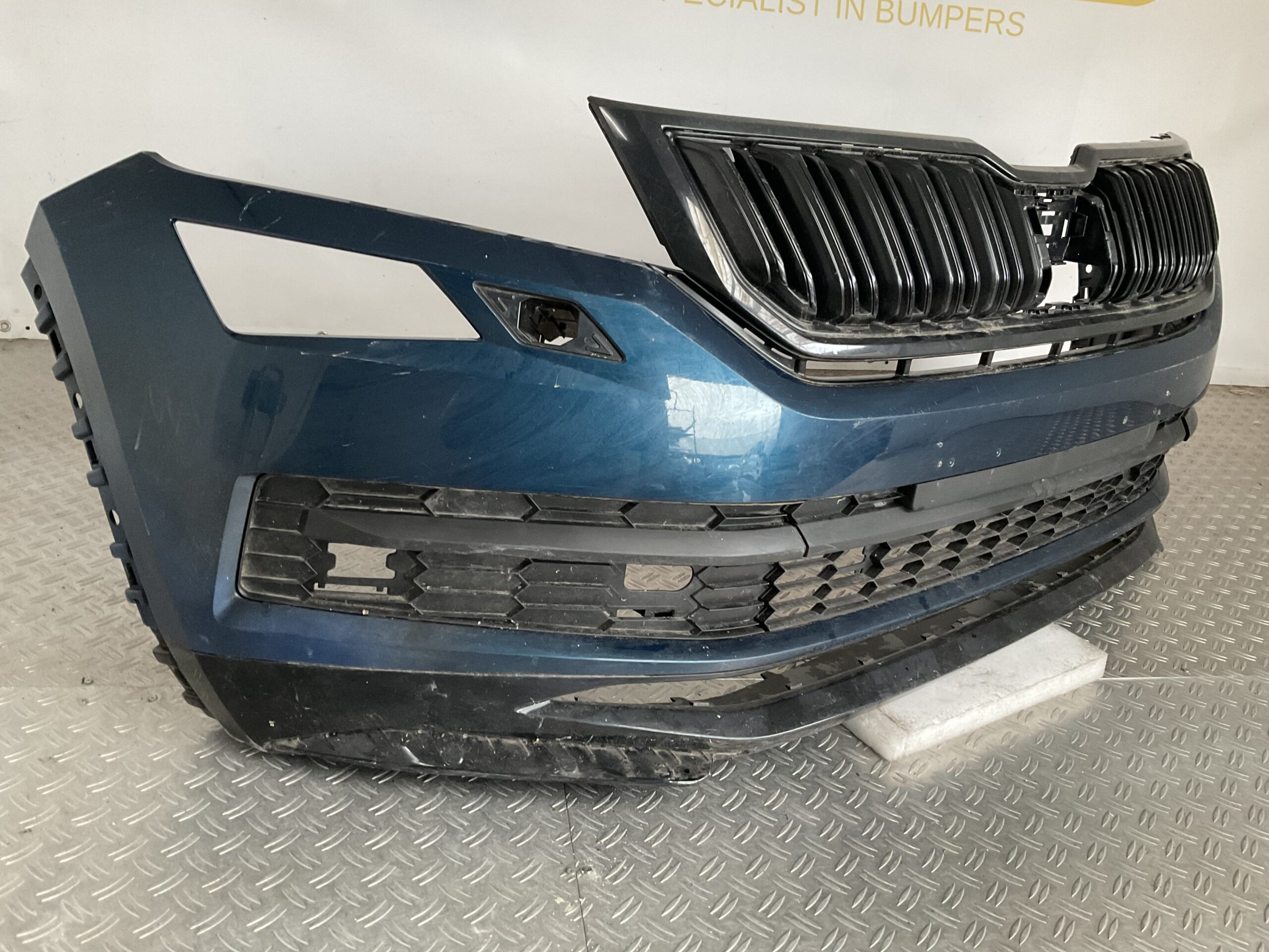 Bumper Skoda Kadiaq 565 17- 565807221 Voorbumper H5-17097z