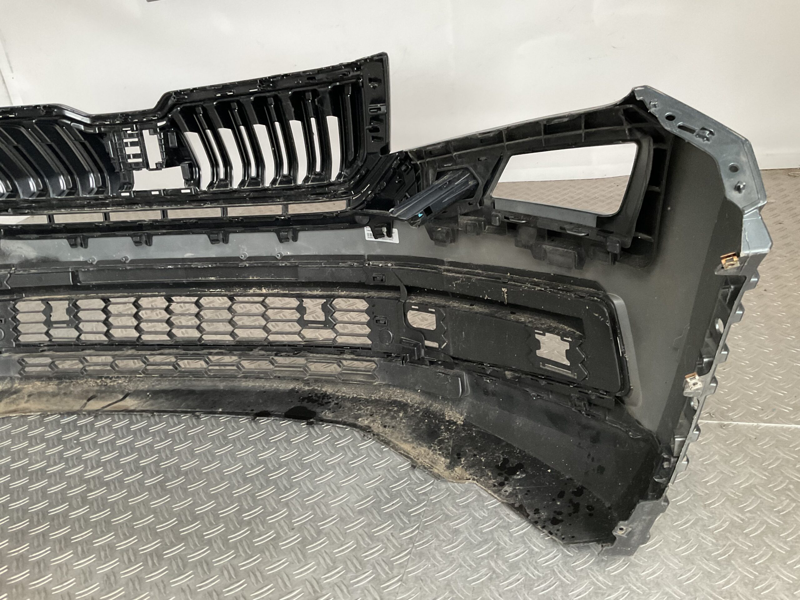 Bumper Skoda Kadiaq 565 17- 565807221 Voorbumper H5-17093z