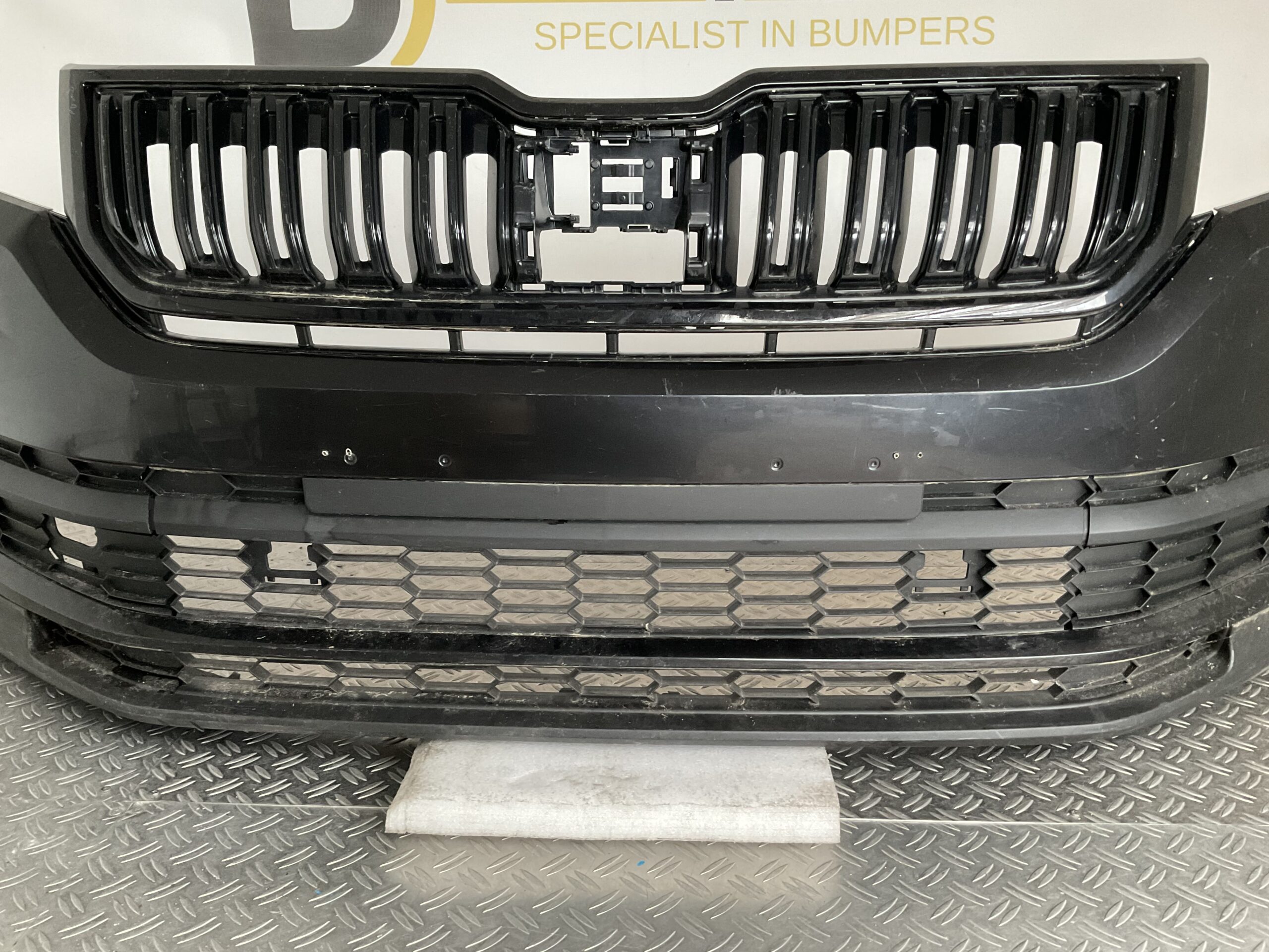Bumper Skoda Kadiaq 565 17- 565807221 Voorbumper H5-17094z