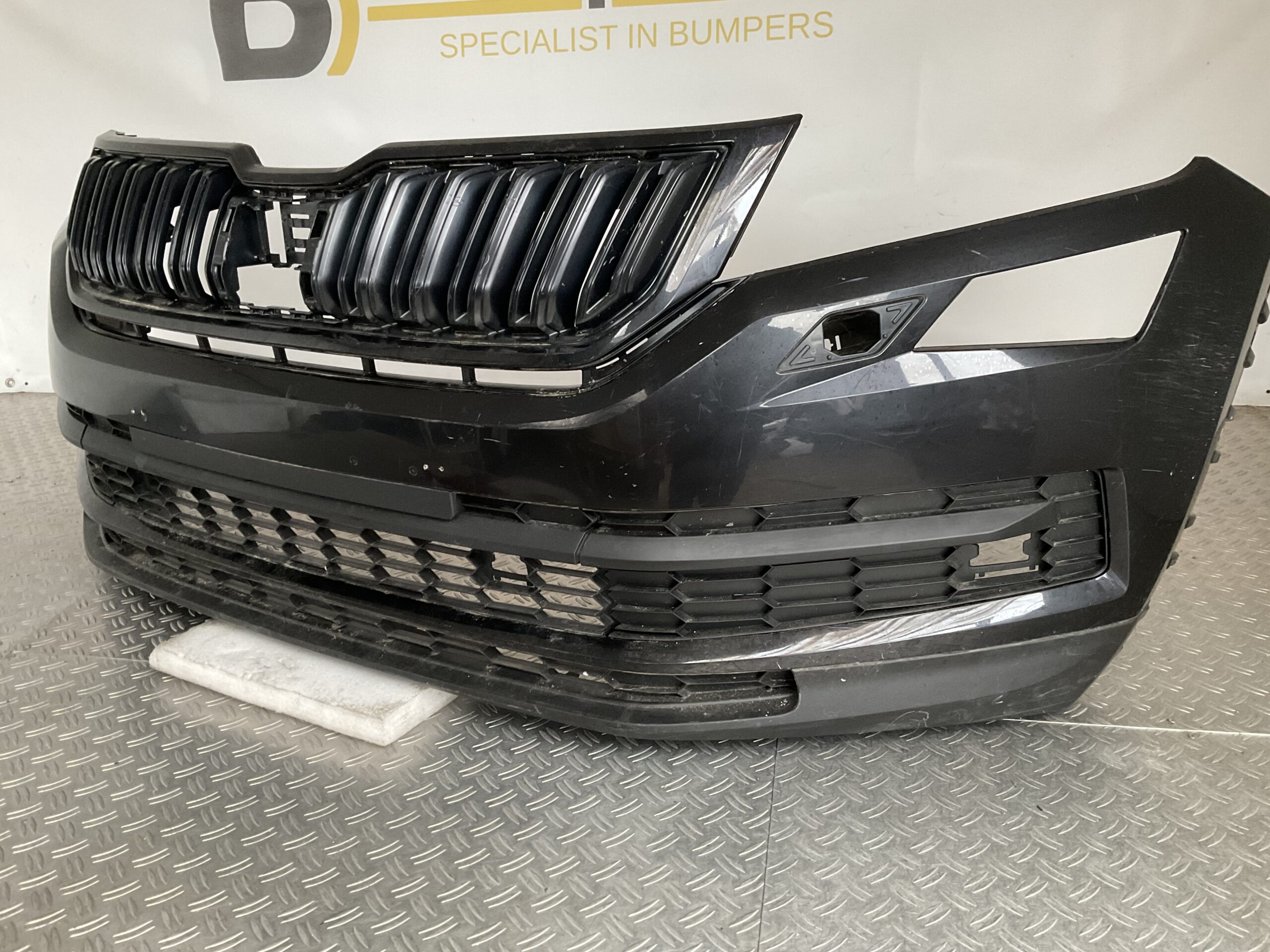 Bumper Skoda Kadiaq 565 17- 565807221 Voorbumper H5-17094z