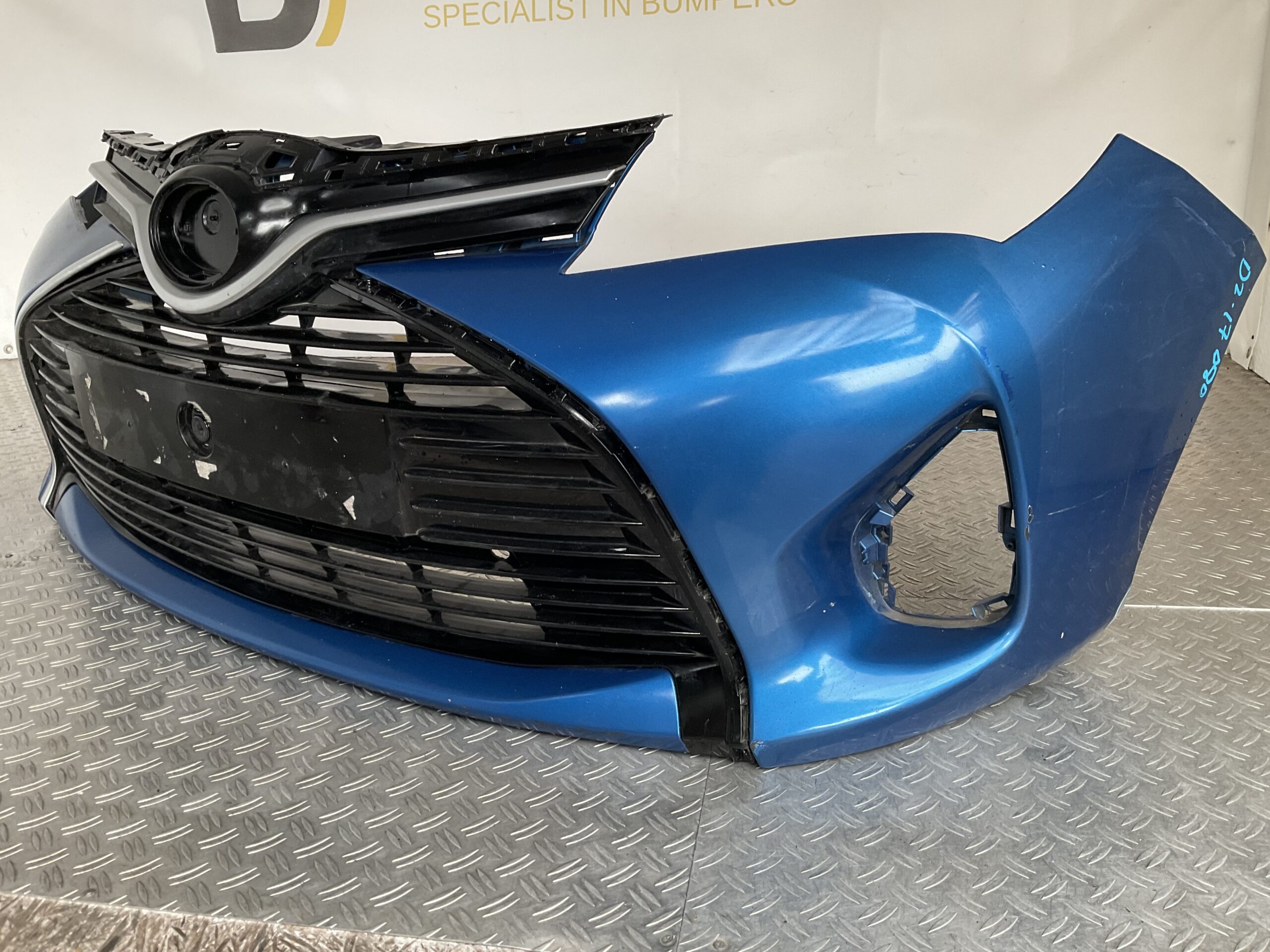 Bumper Toyota Yaris Facelift 17-19 53102-0D030 Voorbumper D2-17080z
