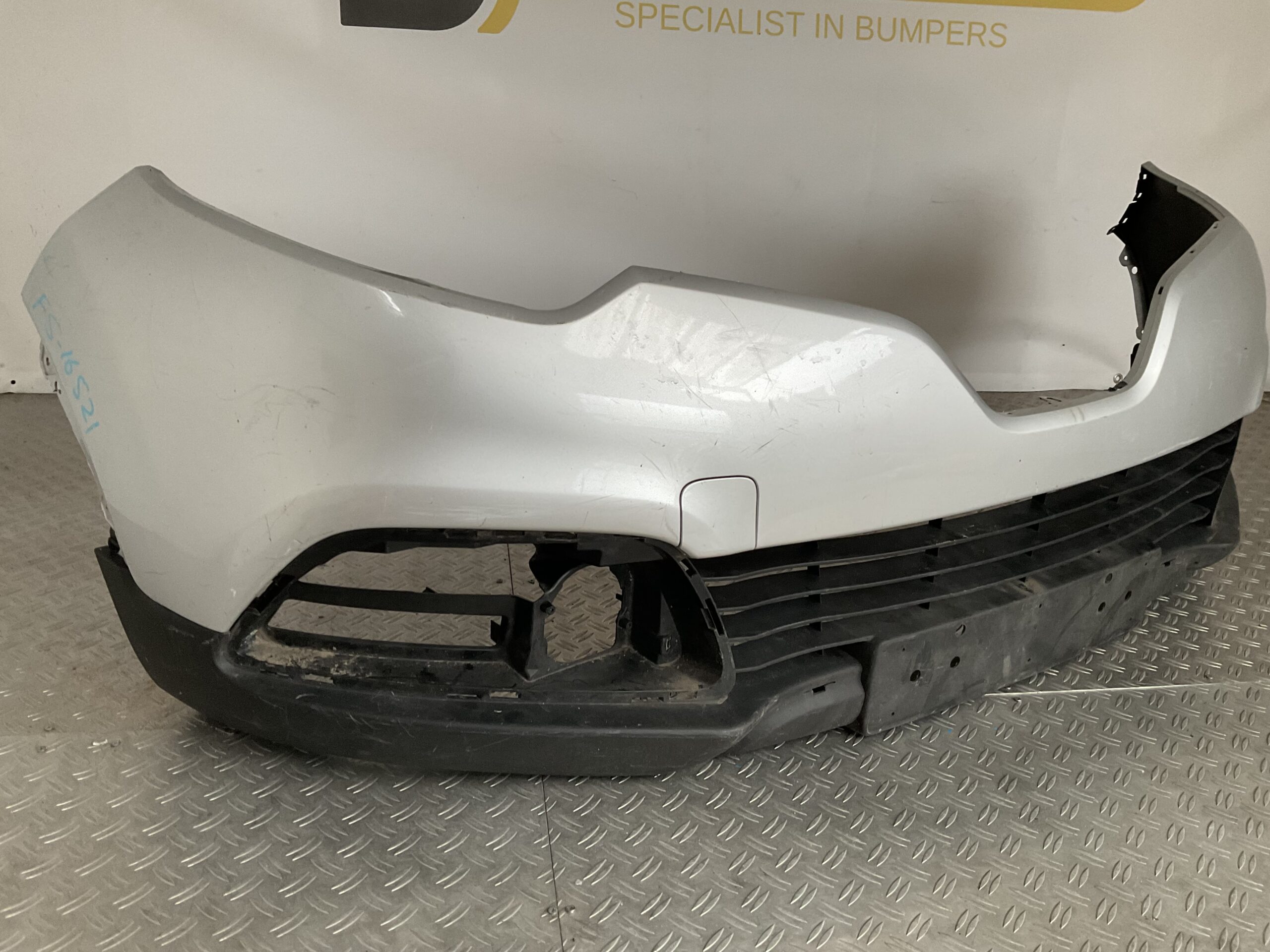 Bumper Renault Captur 2013-2016 620842933R Voorbumper F5-16521z
