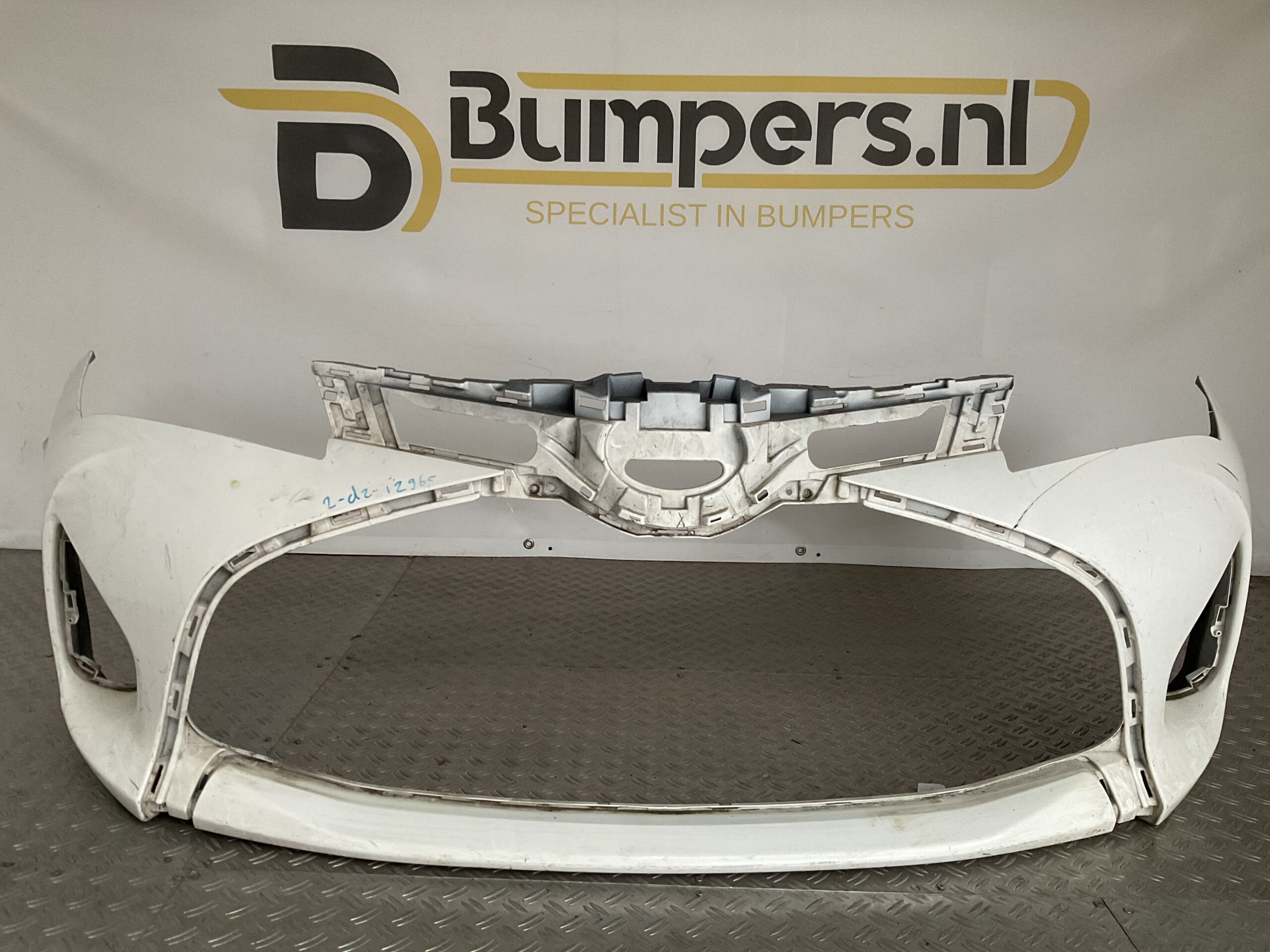 Bumper Toyota Yaris Facelift 17-19 53102-0D030 Voorbumper D3-17153z