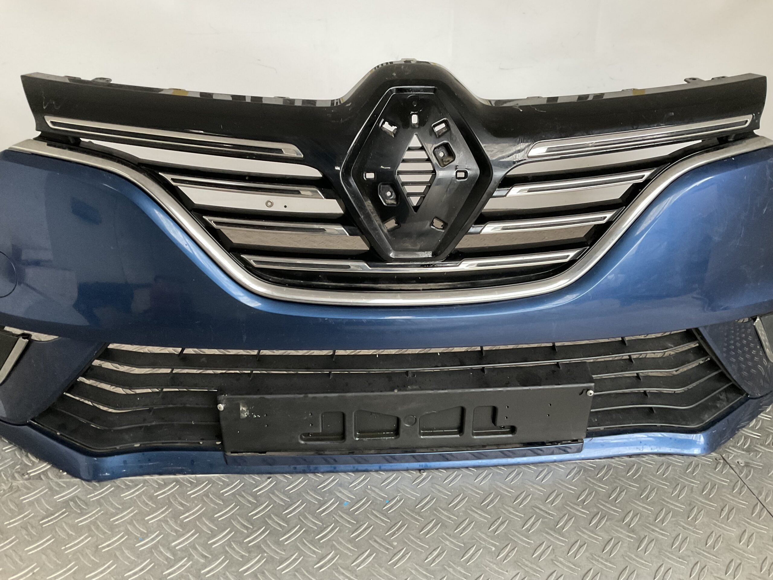 Bumper Renault Megane 4 16-21 620225094R Voorbumper F5-17165z