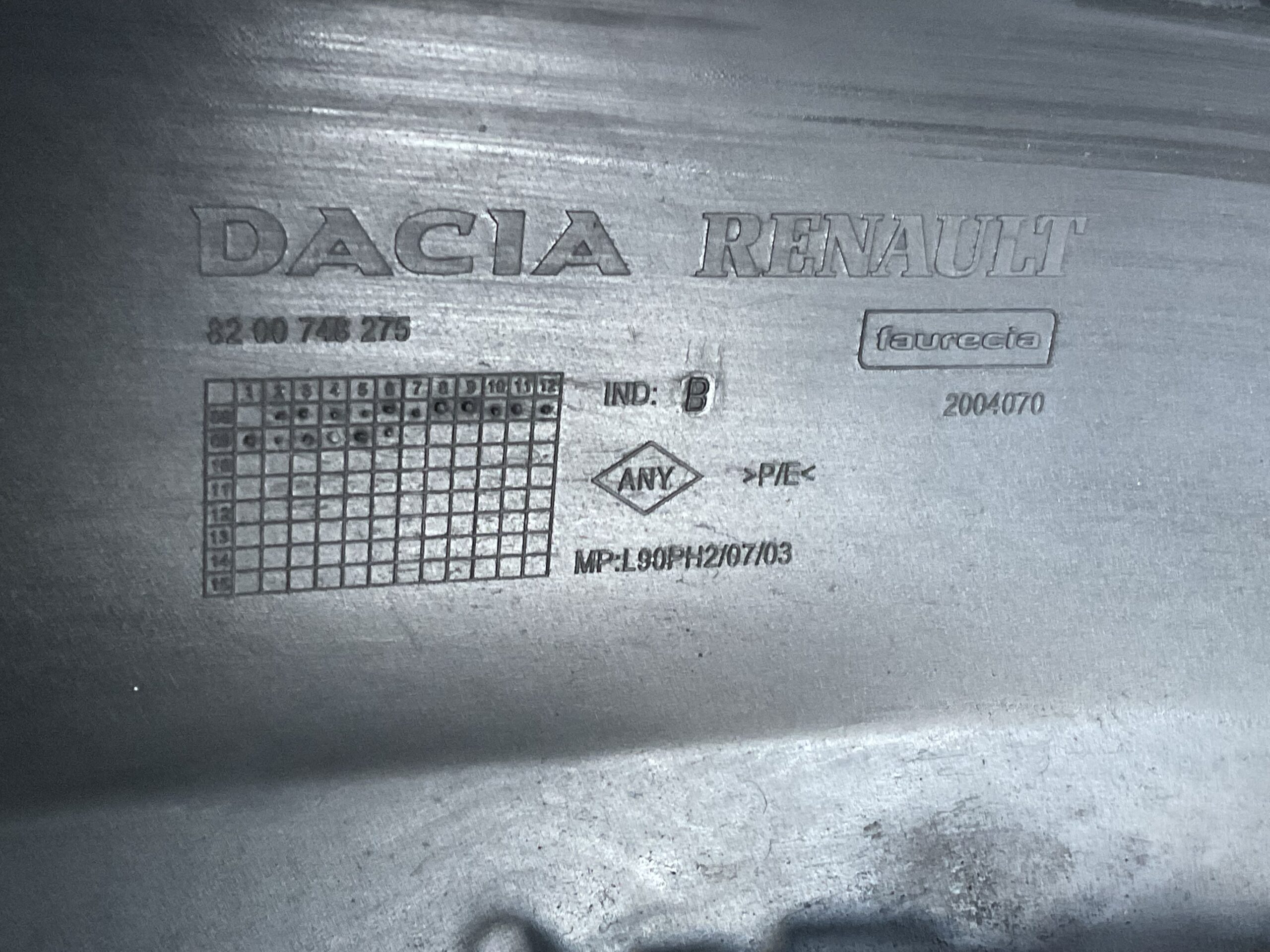 Bumper Dacia Logan 07- 8200748275 Voorbumper G3-17190z