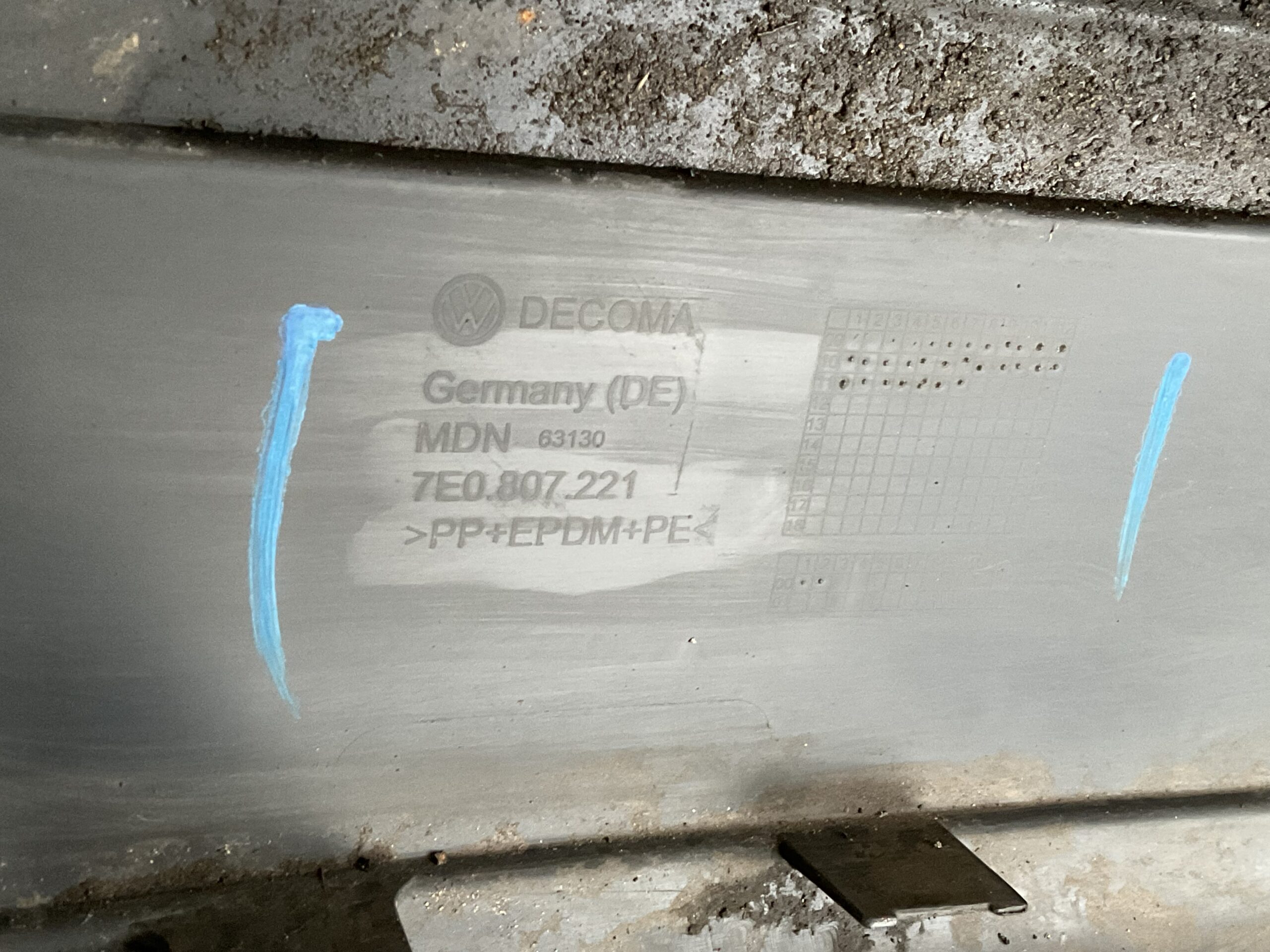 Bumper Volkswagen Transporter T5 7E0 15- 7e0807221 Voorbumper C10-17031z