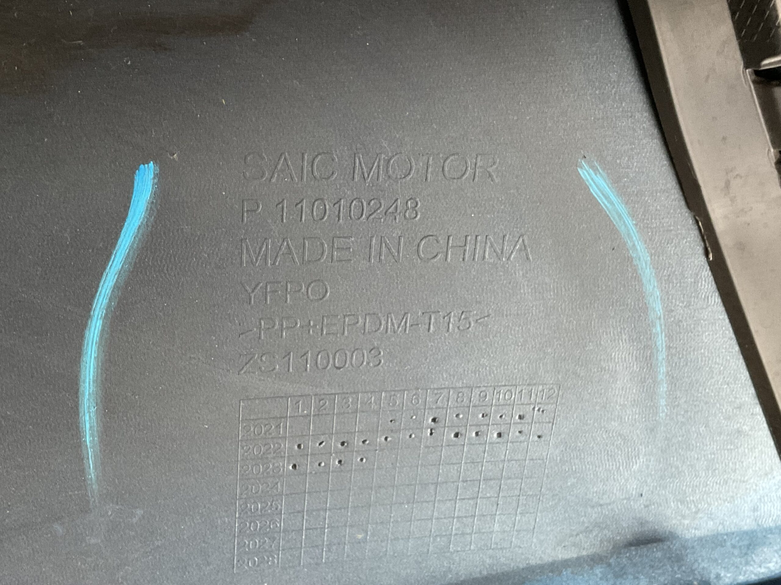 Bumper MG ZS EV Facelift 21- P11010248 Voorbumper M1-17031z