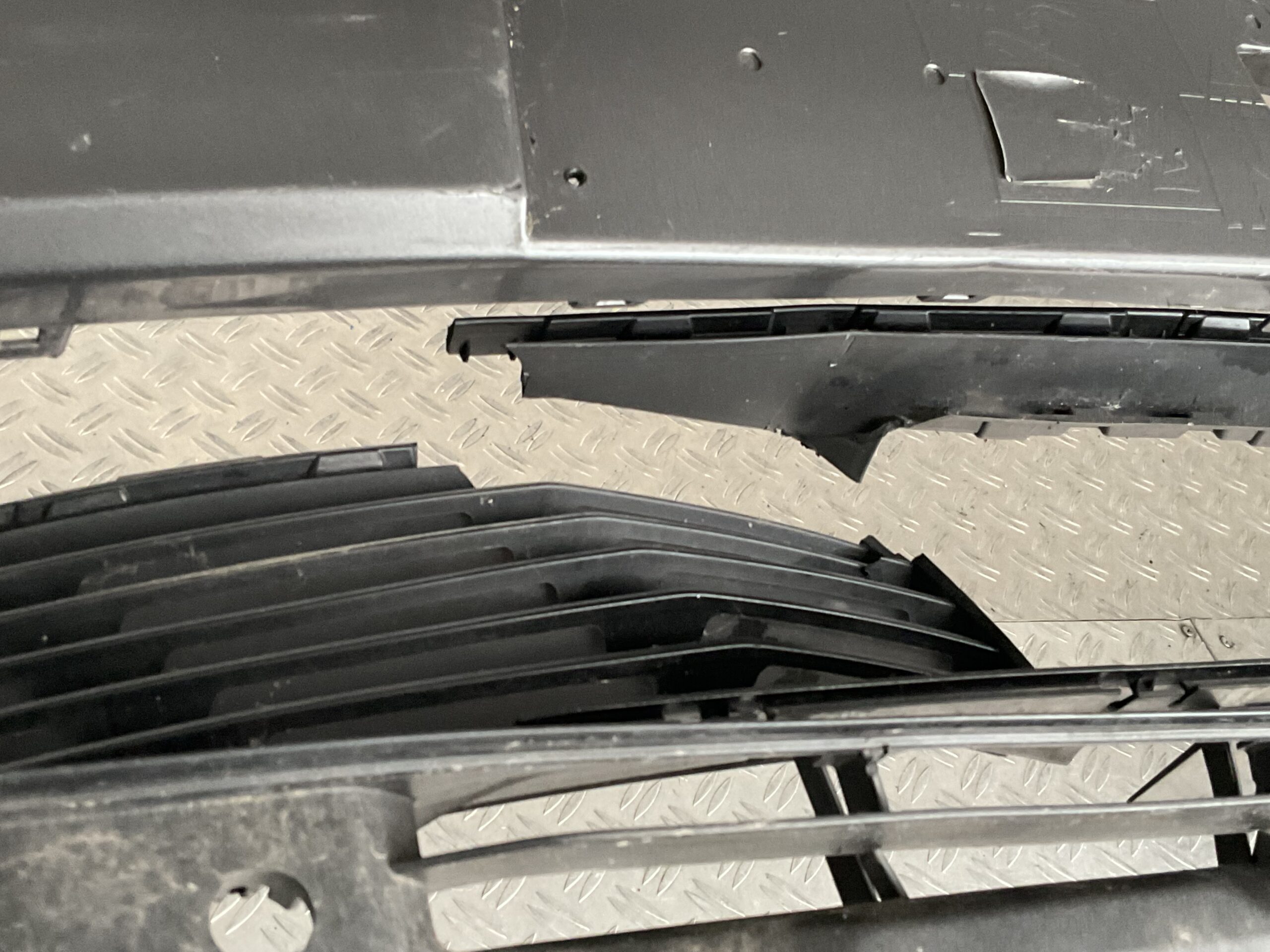 Bumper Peugeot 5008 20- 9836768577 Voorbumper J10-17033z