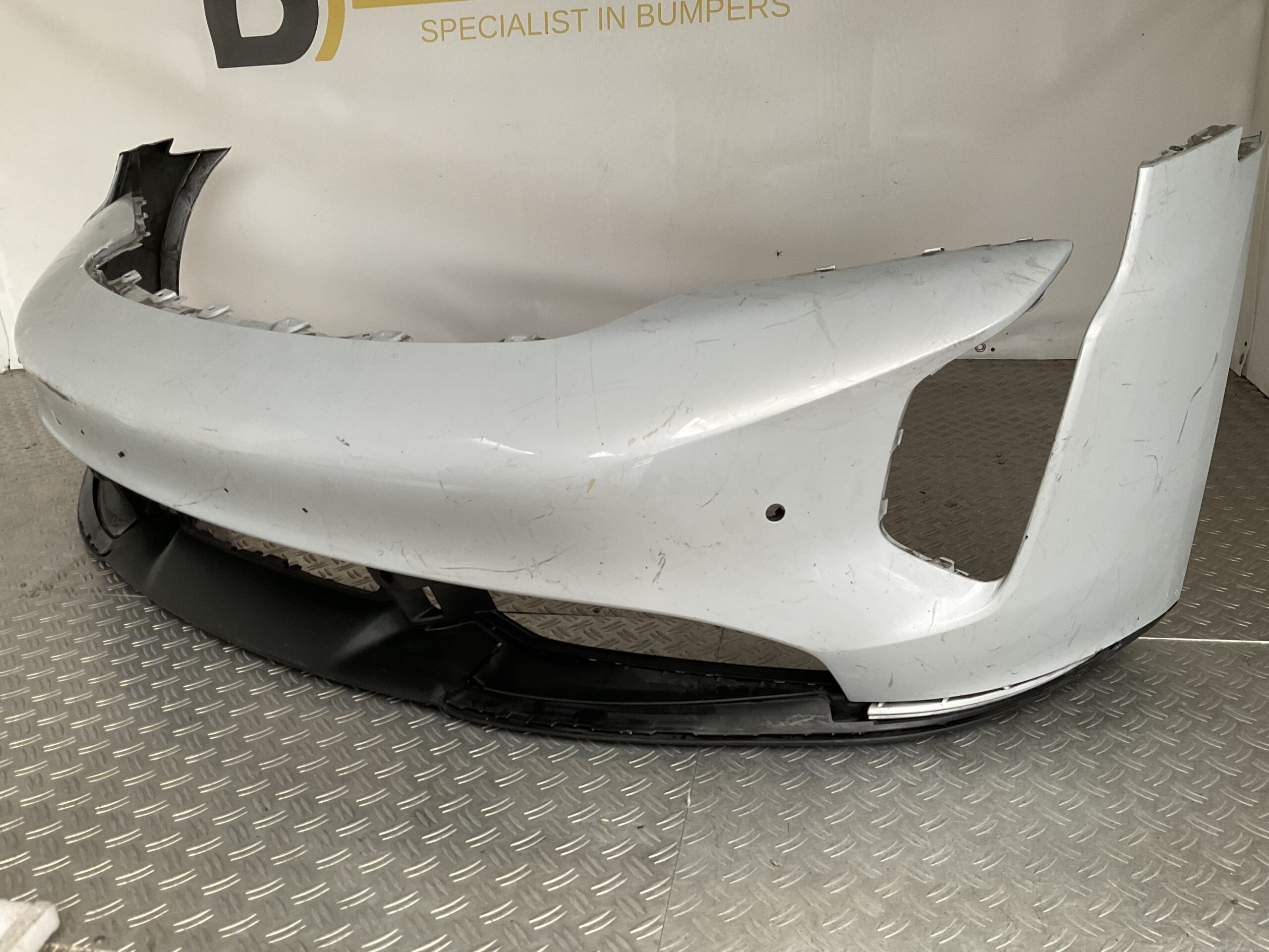Bumper Porsche Taycan 9J1 9J180221 Voorbumper M1-17035z