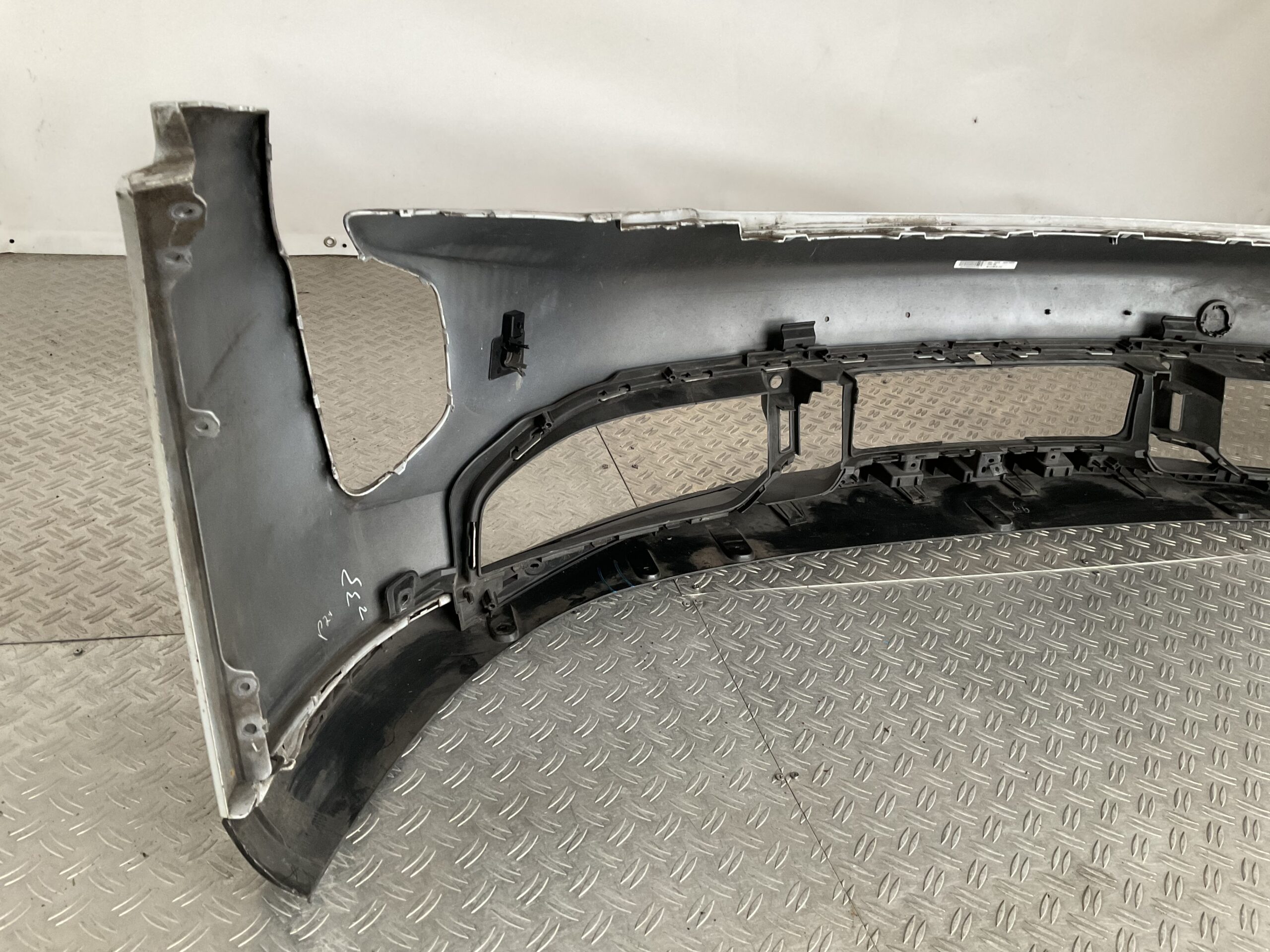Bumper Porsche Taycan 9J1 9J180221 Voorbumper M1-17035z