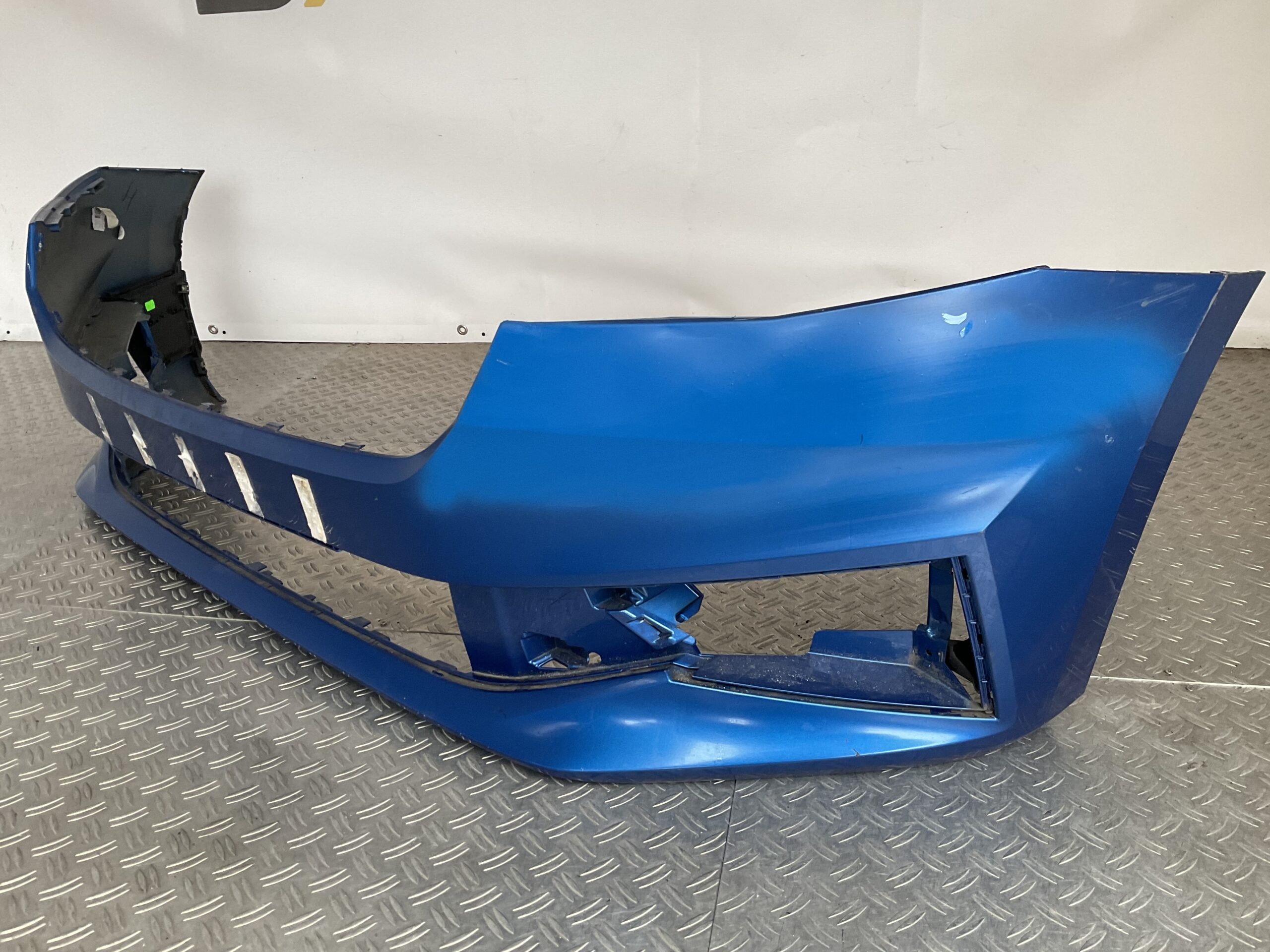 Bumper Skoda Fabia 6VA MK4 21-24 6VA807221 Voorbumper C7-17041z