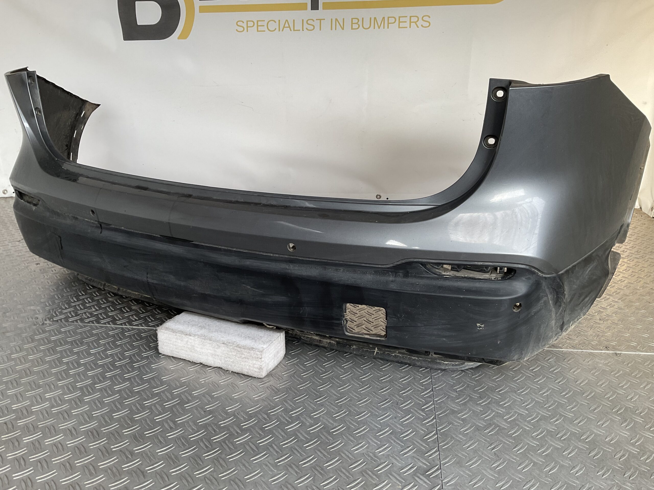 Bumper Nissan Qashqai Facelift pdc 17-21 85022HV20H Achterbumper F4-17122z