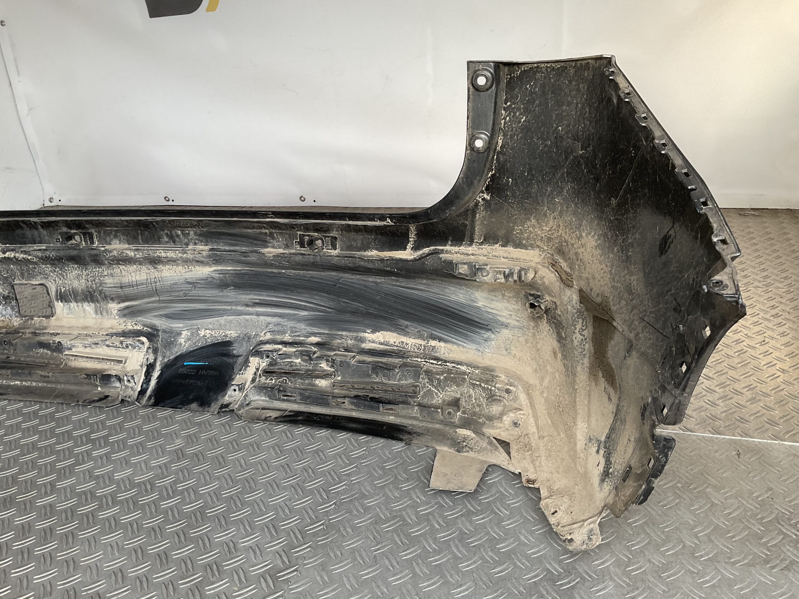 Bumper Nissan Qashqai Facelift pdc 17-21 85022HV20H Achterbumper F4-17122z