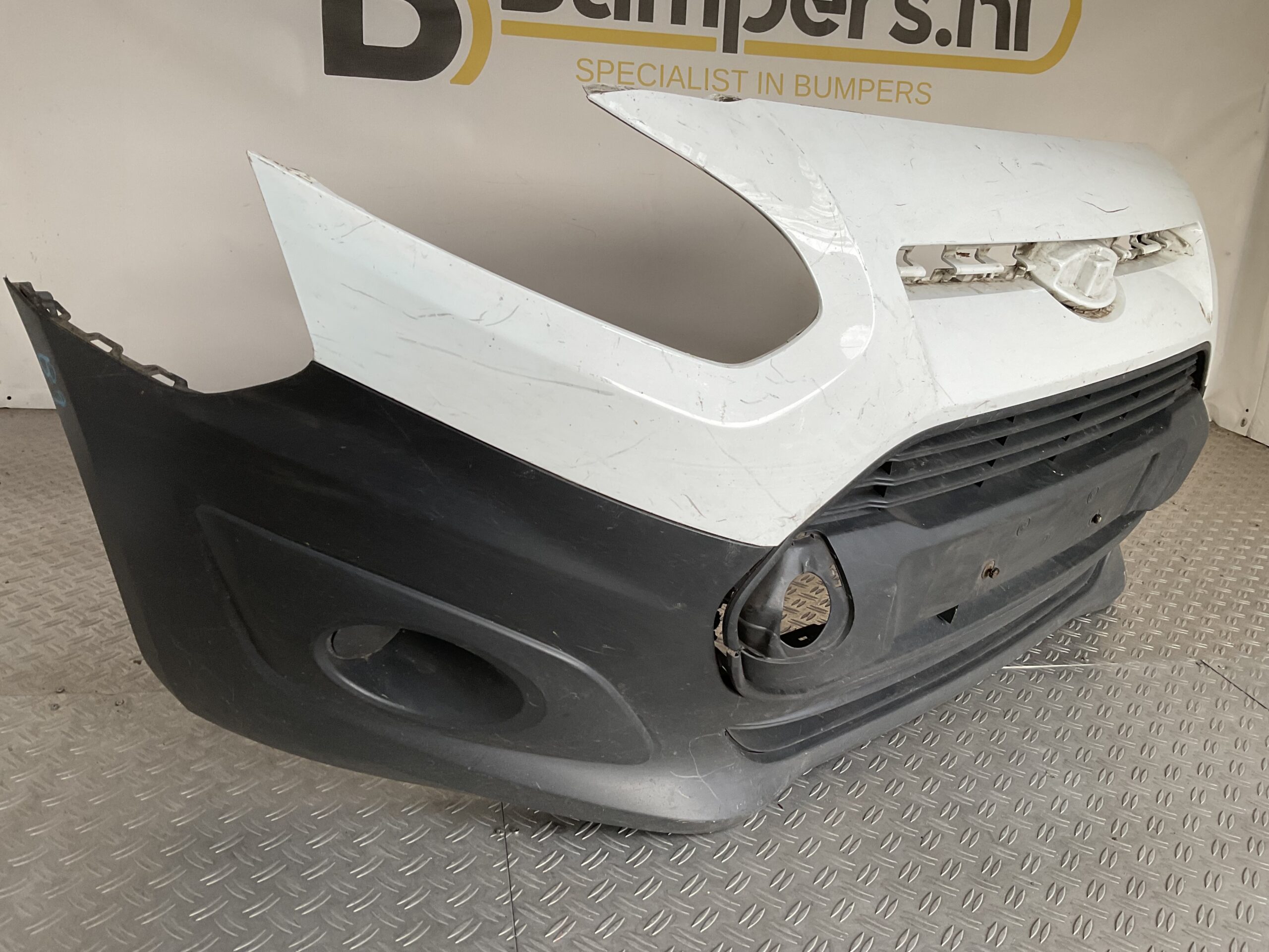 Voorbumper Ford Transit Connect 13-19 DT11-17k819 Voorbumper B9-17130z