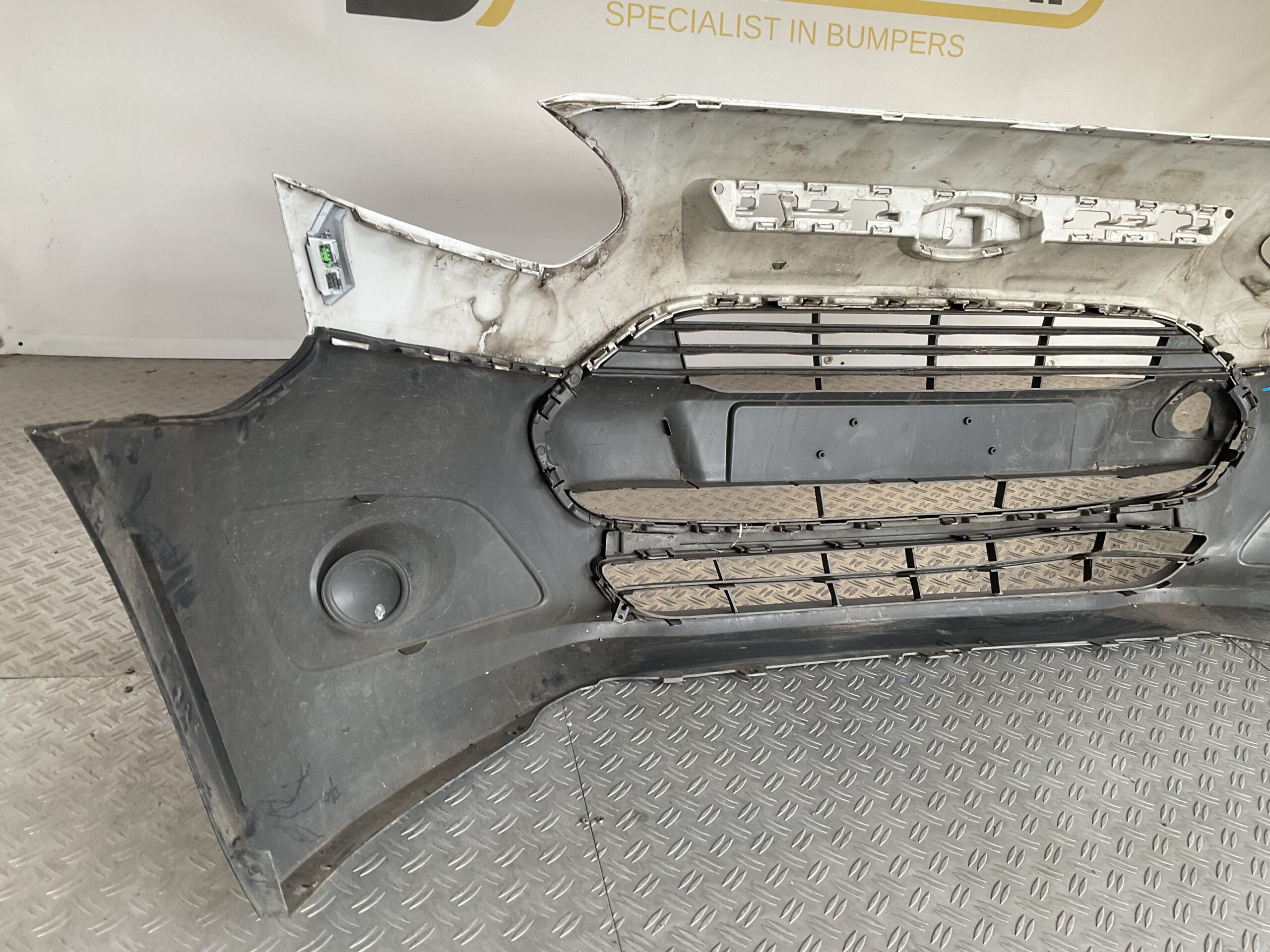 Voorbumper Ford Transit Connect 13-19 DT11-17k819 Voorbumper B9-17130z