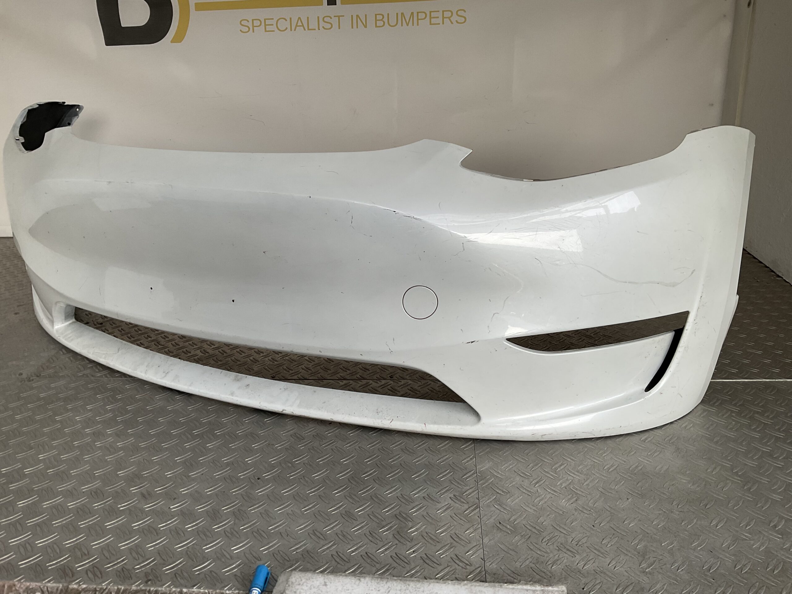 Bumper Tesla Model Y 2020-2024 1540100-06-C Voorbumper M1-17132z