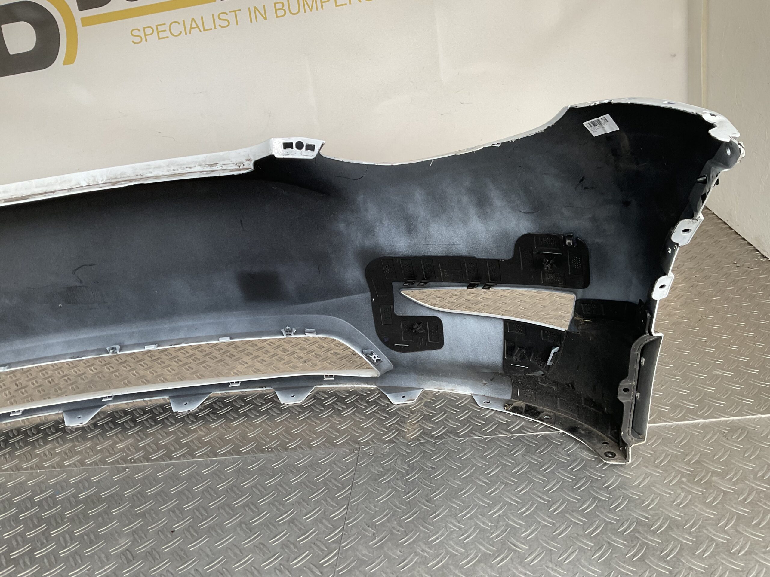 Bumper Tesla Model Y 2020-2024 1540100-06-C Voorbumper M1-17132z